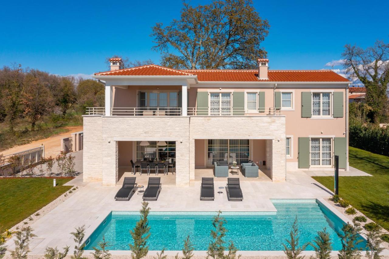 Villa Estelle By Ilc Brtonigla Extérieur photo